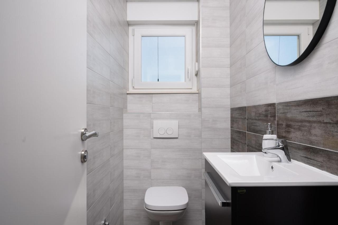 Apartman Franka โตรกีร์ ภายนอก รูปภาพ