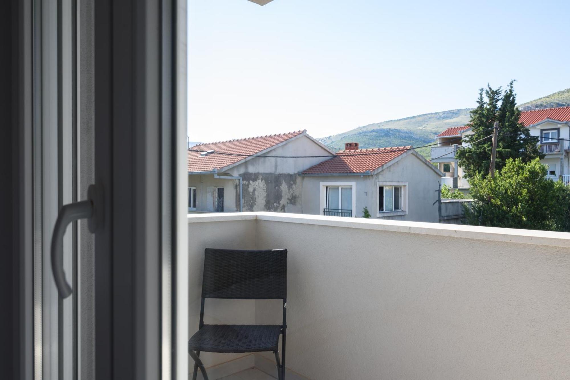 Apartman Franka โตรกีร์ ภายนอก รูปภาพ