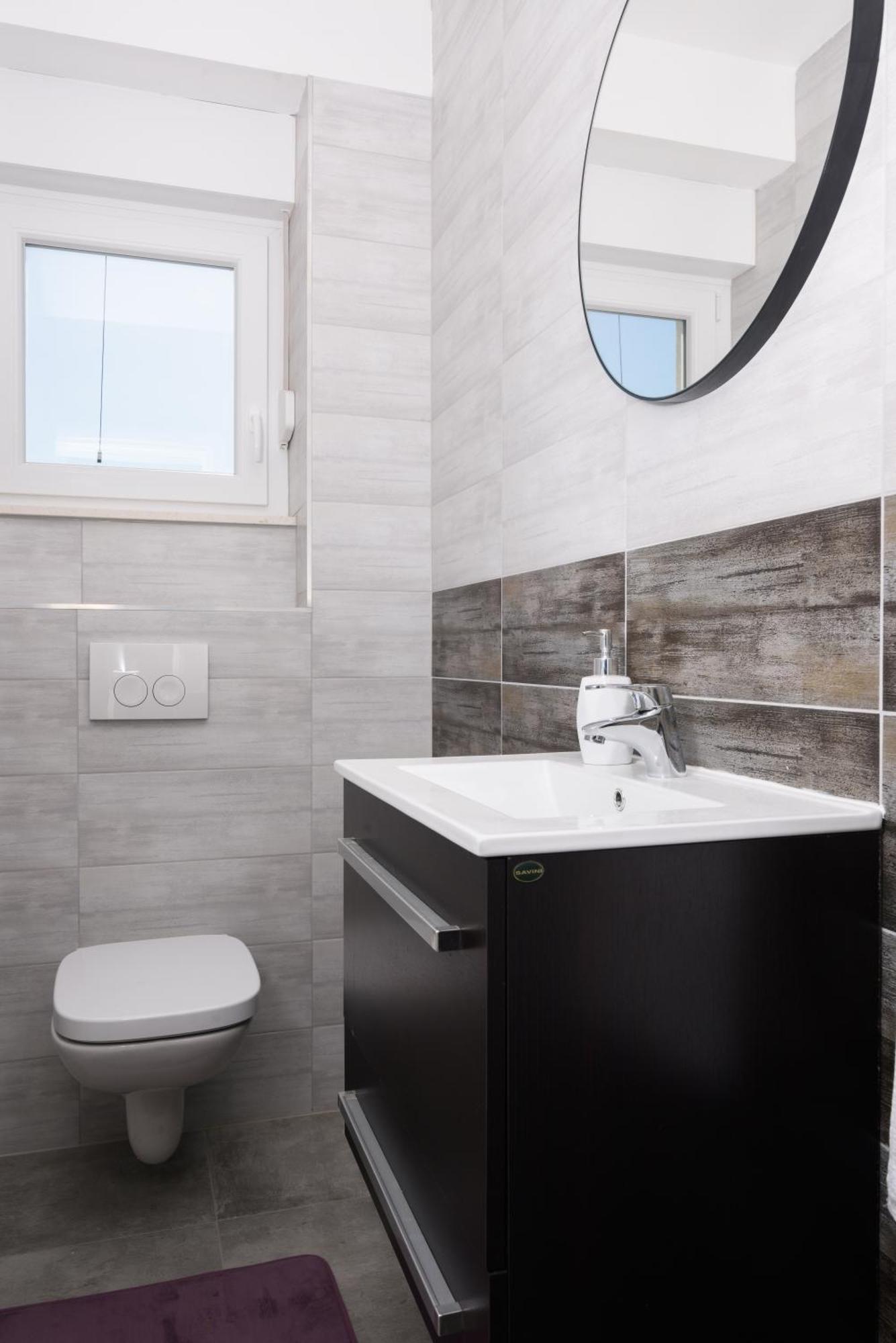 Apartman Franka โตรกีร์ ภายนอก รูปภาพ