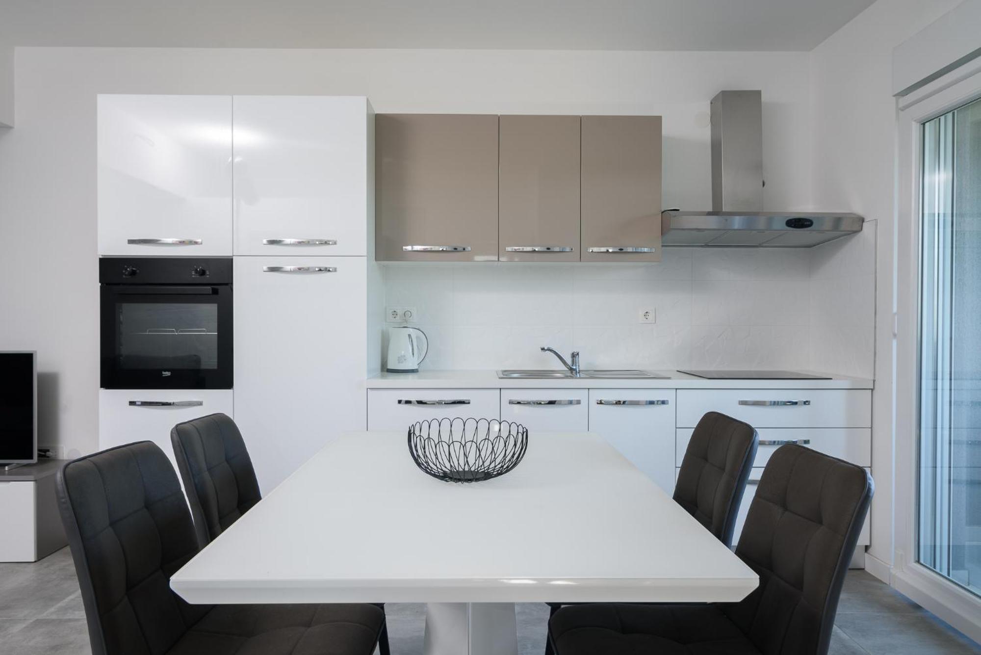 Apartman Franka โตรกีร์ ภายนอก รูปภาพ
